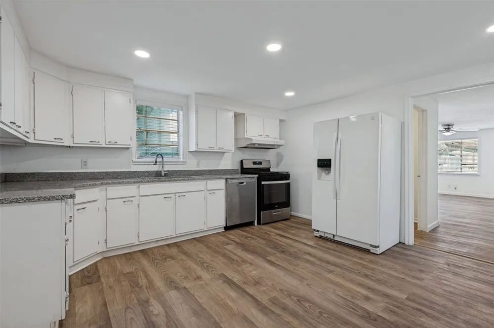227 S Justin Avenue Dallas, TX 75211