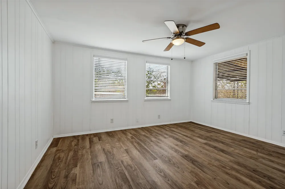 227 S Justin Avenue Dallas, TX 75211