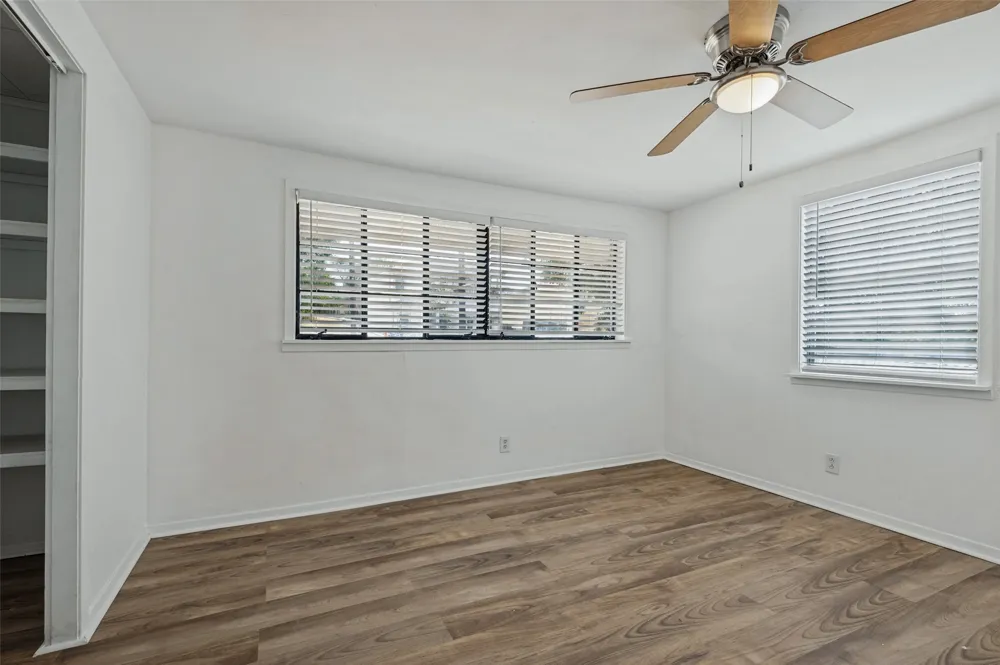 227 S Justin Avenue Dallas, TX 75211