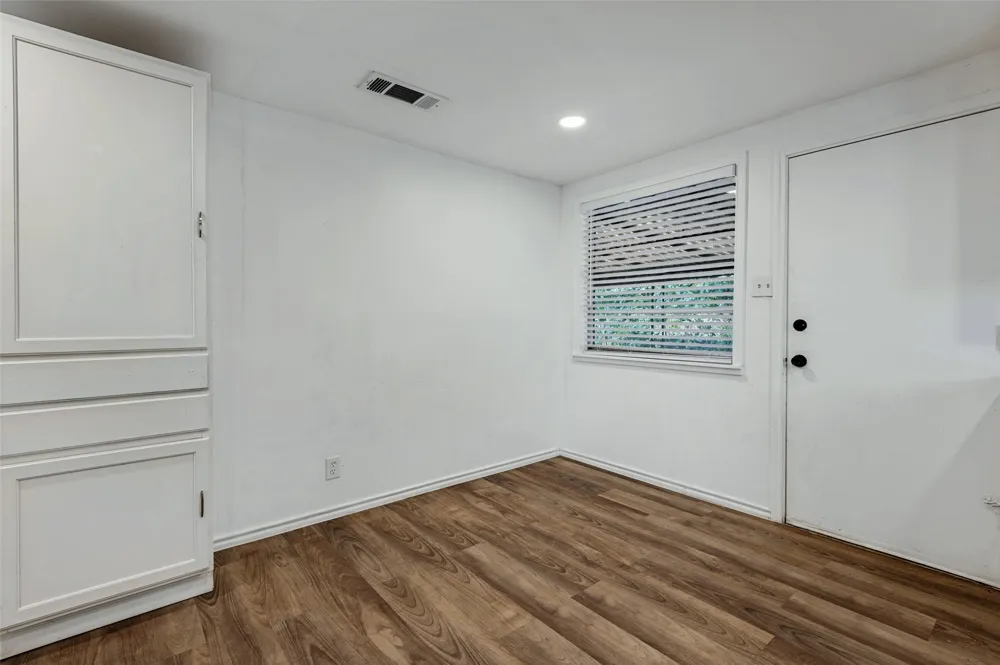 227 S Justin Avenue Dallas, TX 75211