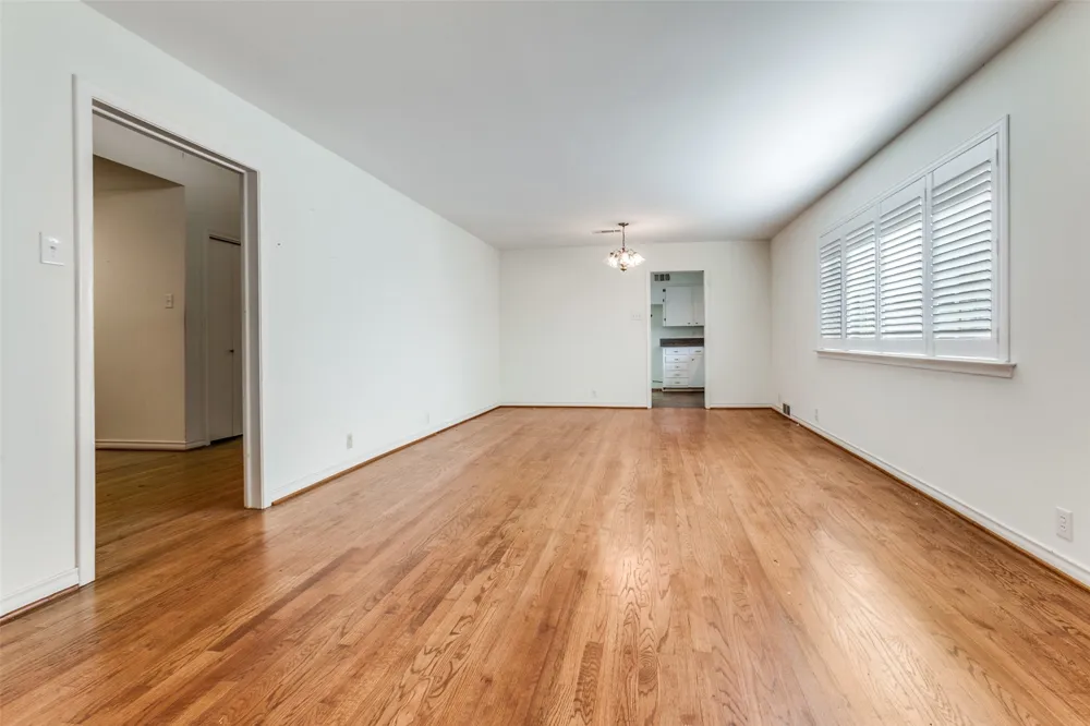 9759 Shoreview Road Dallas, TX 75238
