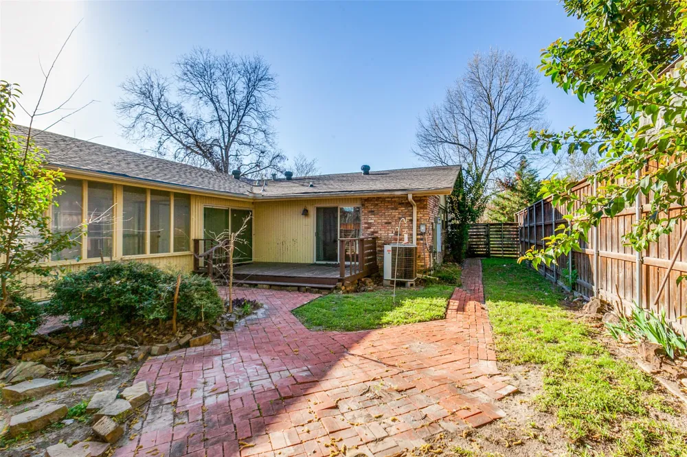 9759 Shoreview Road Dallas, TX 75238