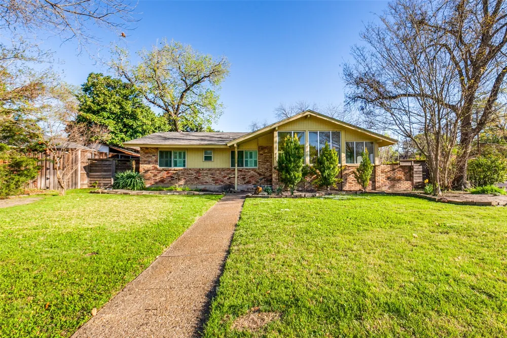 9759 Shoreview Road Dallas, TX 75238