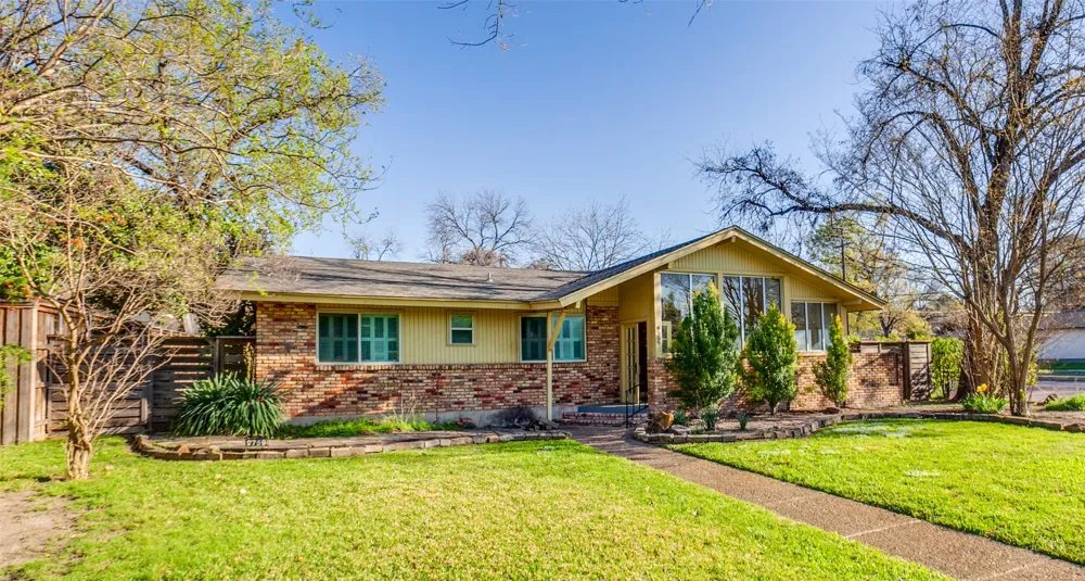 9759 Shoreview Road Dallas, TX 75238