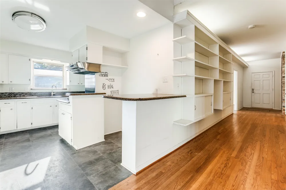 9759 Shoreview Road Dallas, TX 75238