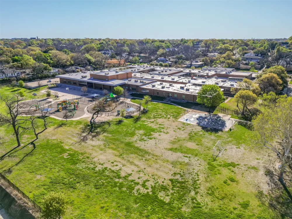 9759 Shoreview Road Dallas, TX 75238
