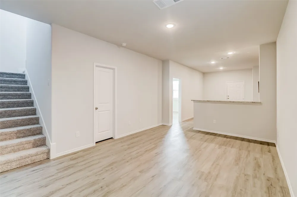 1300 Ester Lane Ennis, TX 75119