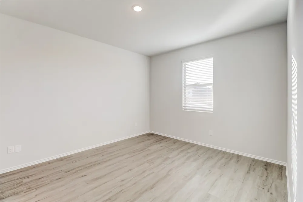 1300 Ester Lane Ennis, TX 75119