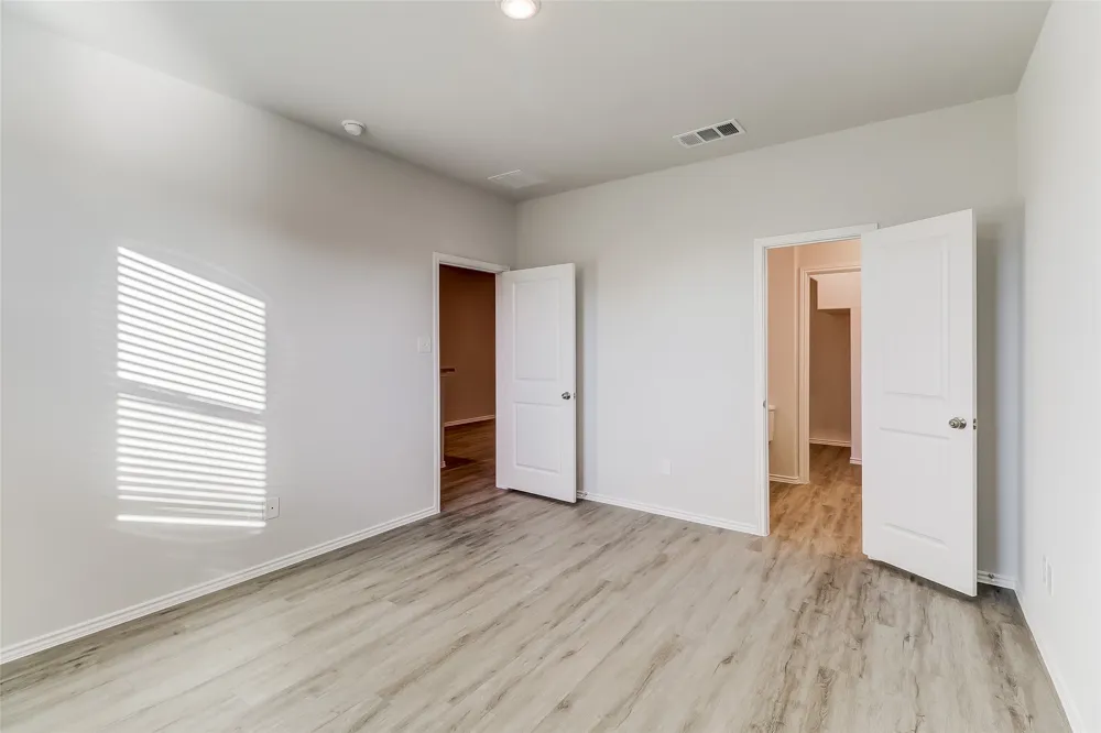 1300 Ester Lane Ennis, TX 75119