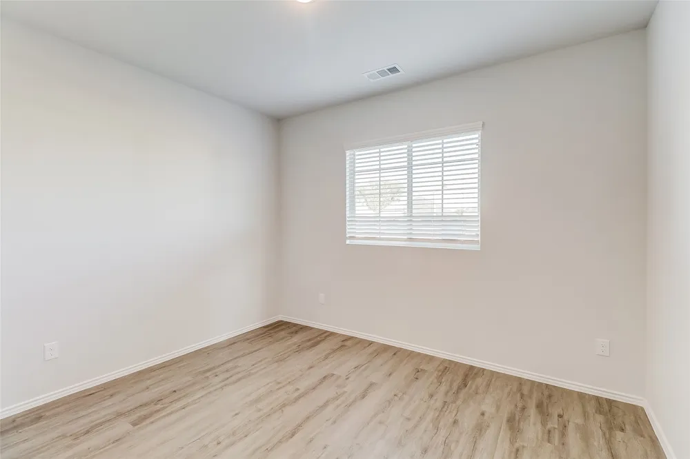 1300 Ester Lane Ennis, TX 75119