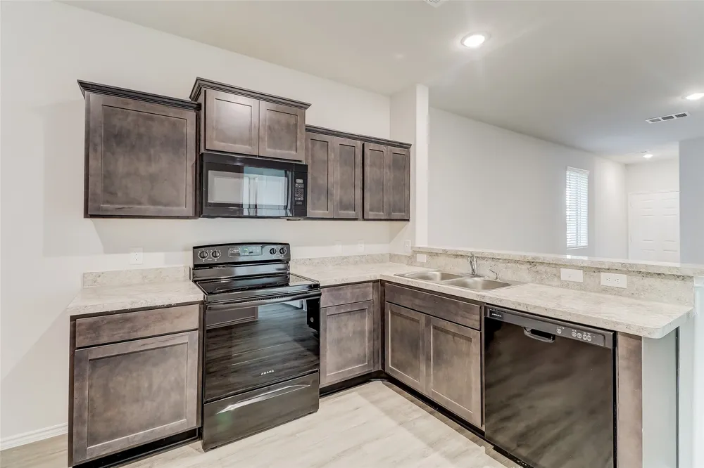 1300 Ester Lane Ennis, TX 75119