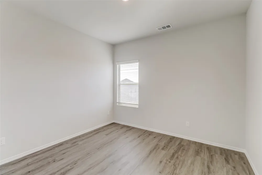 1300 Ester Lane Ennis, TX 75119