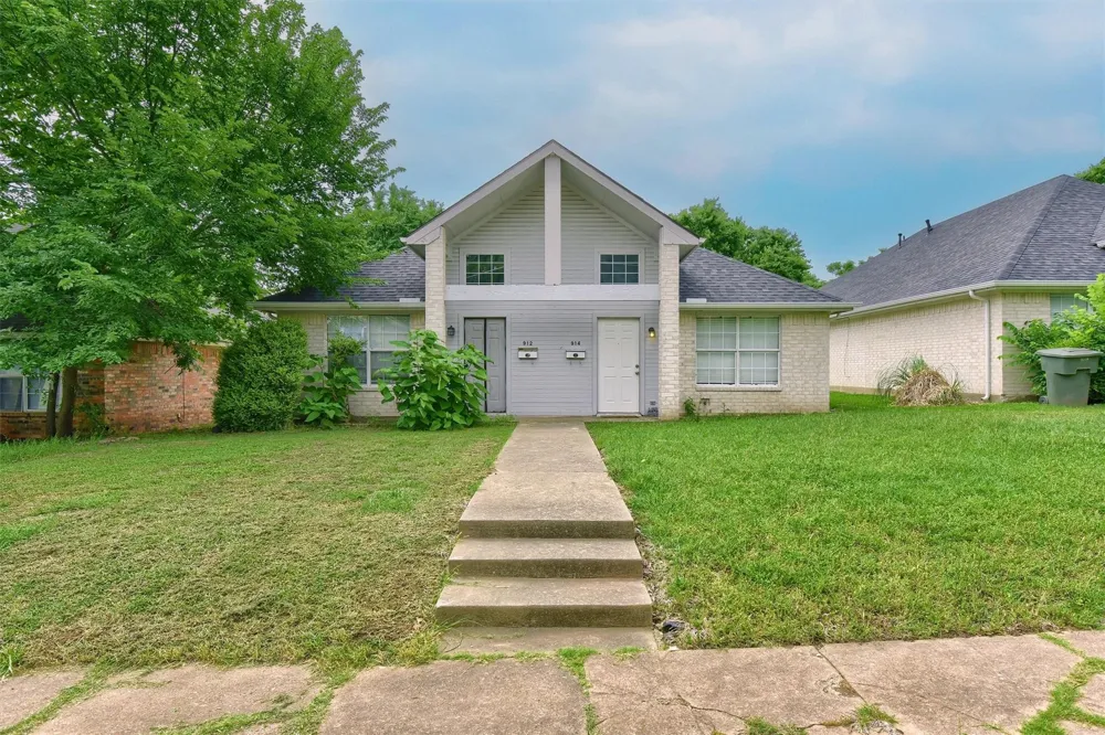914 W Houston Street Sherman, TX 75092