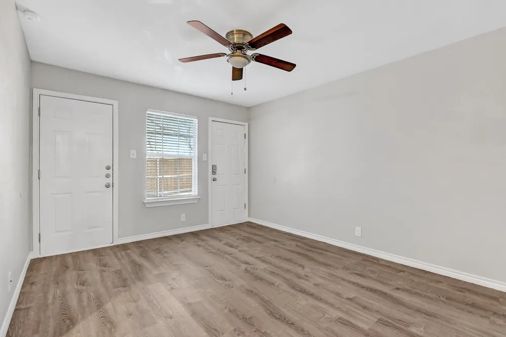 914 W Houston Street Sherman, TX 75092