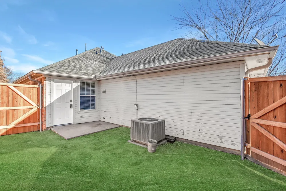 914 W Houston Street Sherman, TX 75092