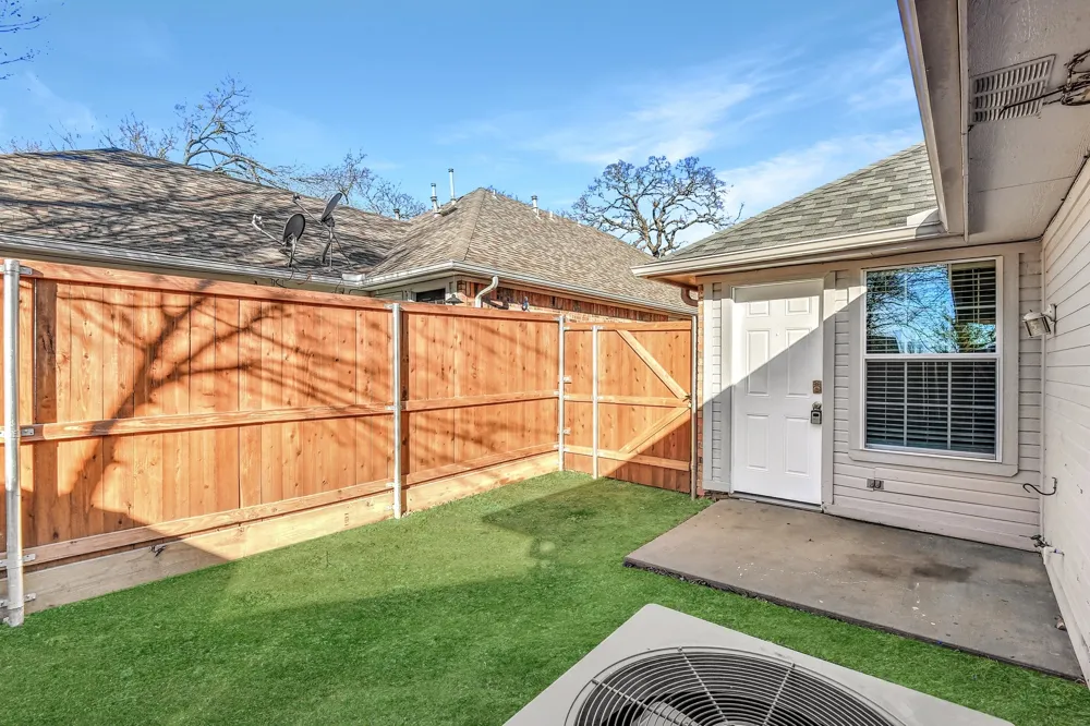 914 W Houston Street Sherman, TX 75092