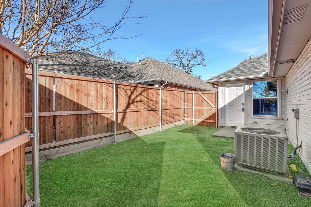 914 W Houston Street Sherman, TX 75092