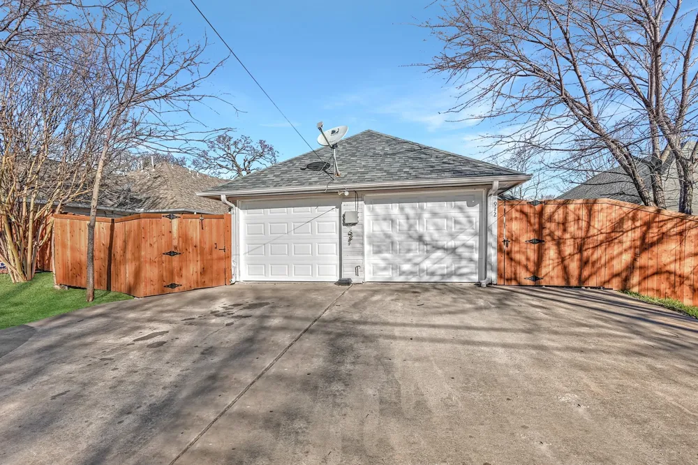 914 W Houston Street Sherman, TX 75092