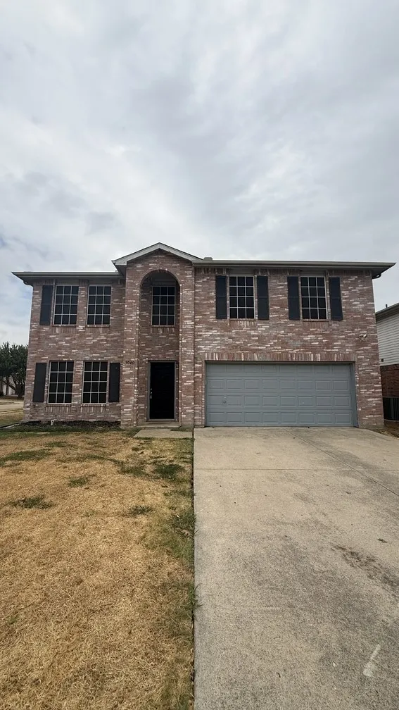 3040 Clemente Drive Grand Prairie, TX 75052