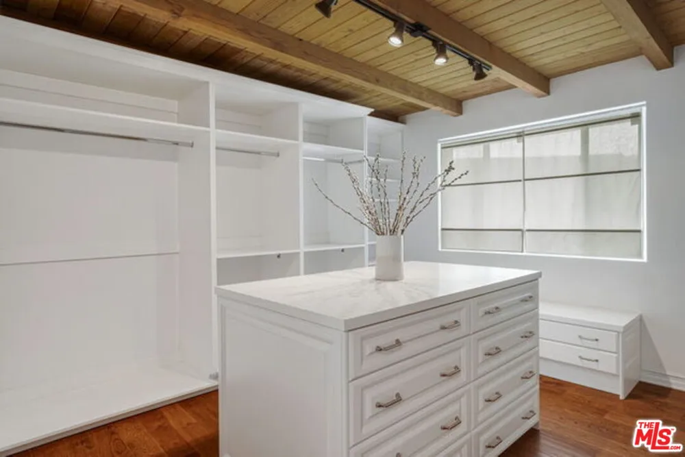1175 Las Pulgas Place Pacific Palisades, CA 90272