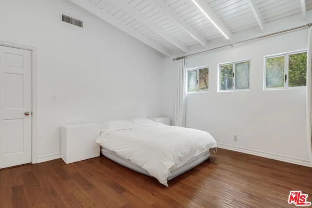 1175 Las Pulgas Place Pacific Palisades, CA 90272