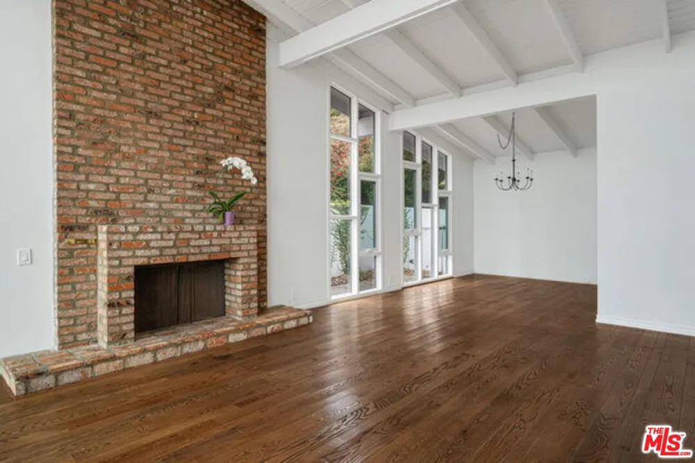 1175 Las Pulgas Place Pacific Palisades, CA 90272