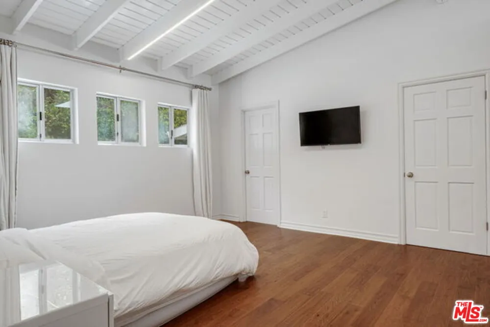 1175 Las Pulgas Place Pacific Palisades, CA 90272