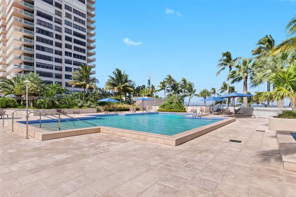 2 Grove Isle Dr #B1402 Miami, FL 33133