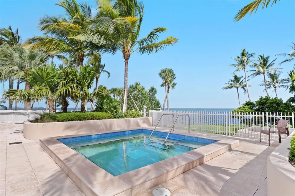 2 Grove Isle Dr #B1402 Miami, FL 33133