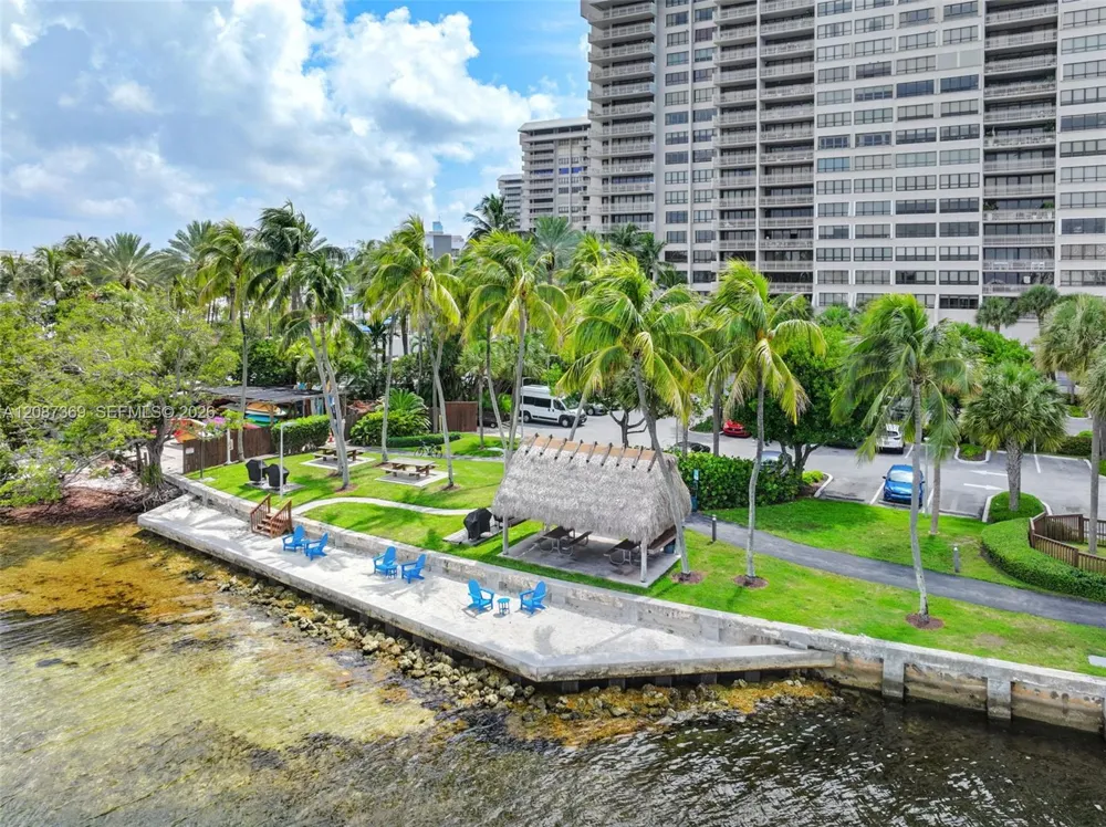 2 Grove Isle Dr #B1402 Miami, FL 33133