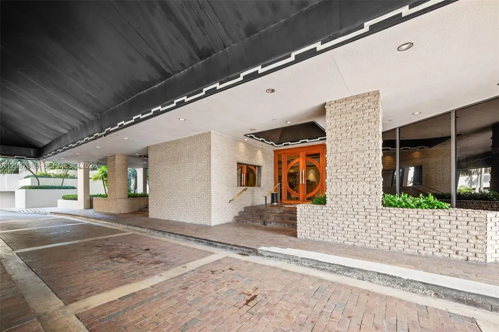 2 Grove Isle Dr #B1402 Miami, FL 33133