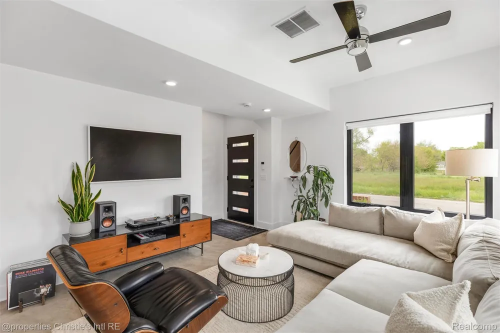 1803 Perry Street #9 Detroit City, MI 48216