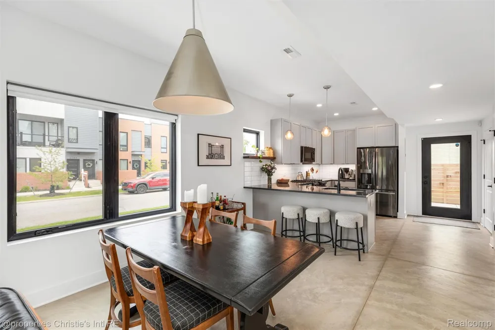 1803 Perry Street #9 Detroit City, MI 48216