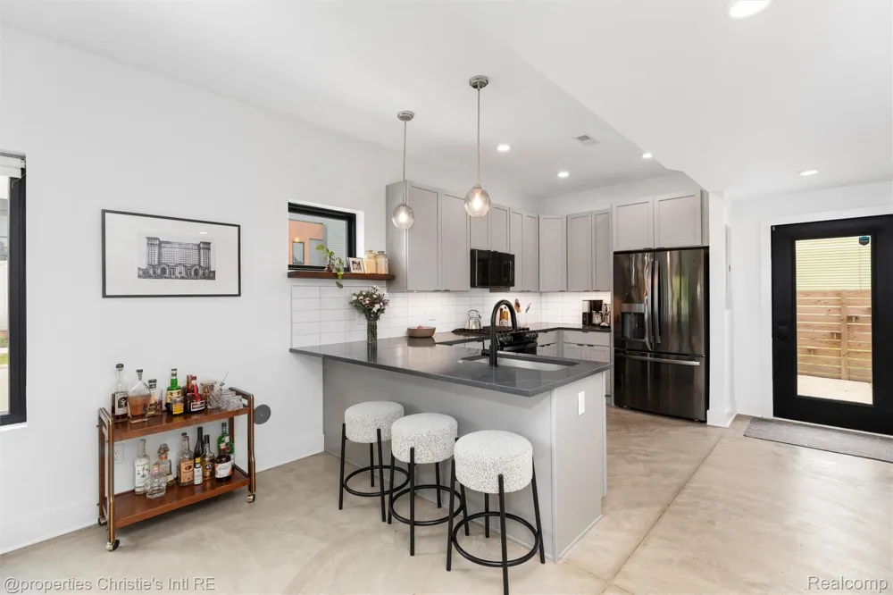1803 Perry Street #9 Detroit City, MI 48216