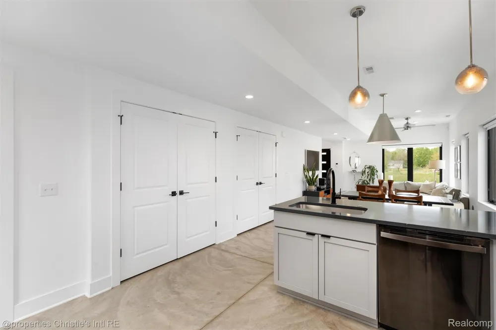 1803 Perry Street #9 Detroit City, MI 48216