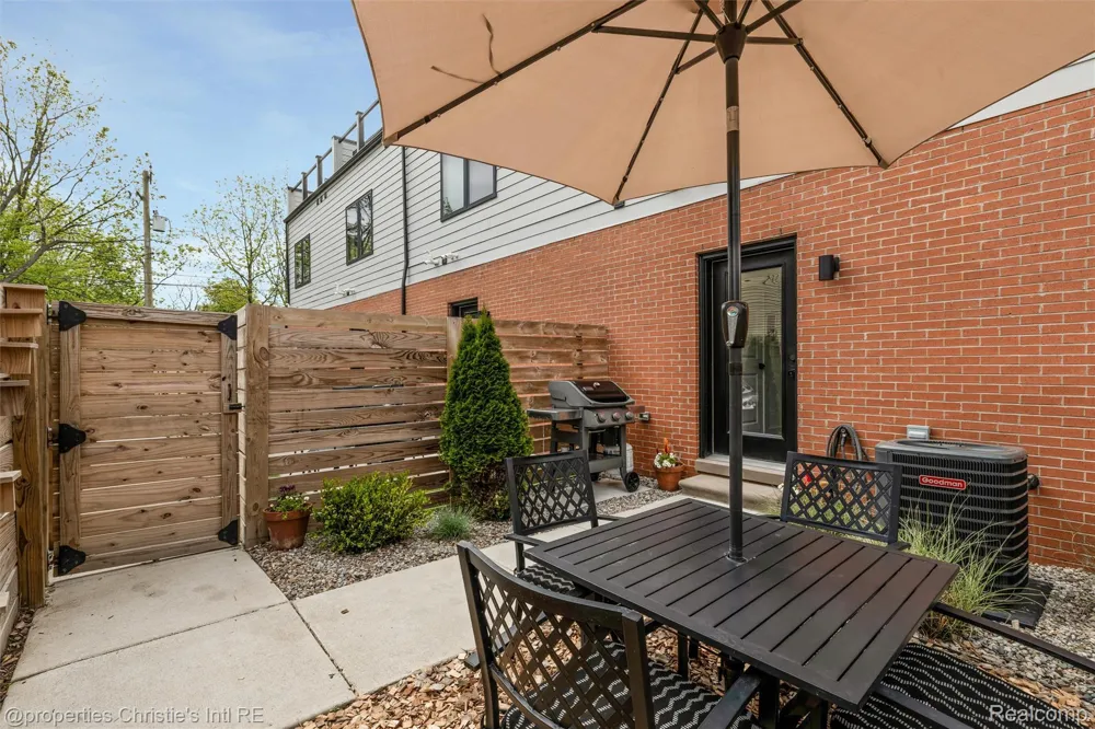 1803 Perry Street #9 Detroit City, MI 48216