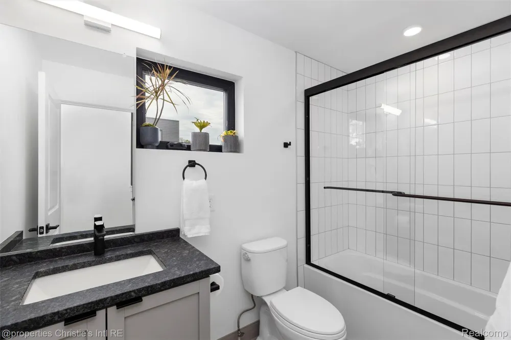 1803 Perry Street #9 Detroit City, MI 48216
