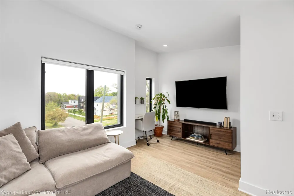 1803 Perry Street #9 Detroit City, MI 48216
