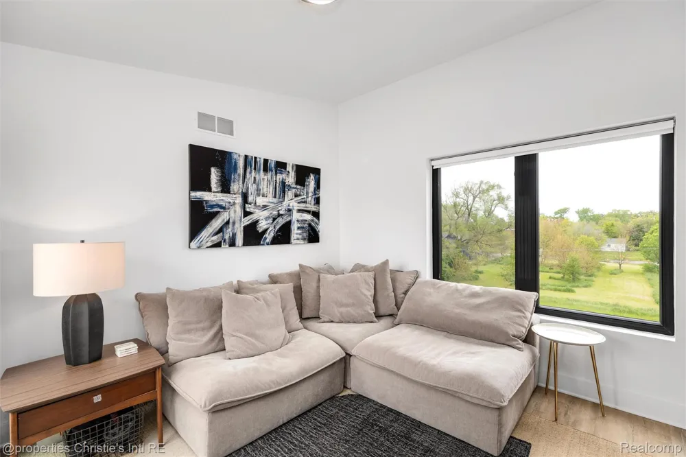 1803 Perry Street #9 Detroit City, MI 48216