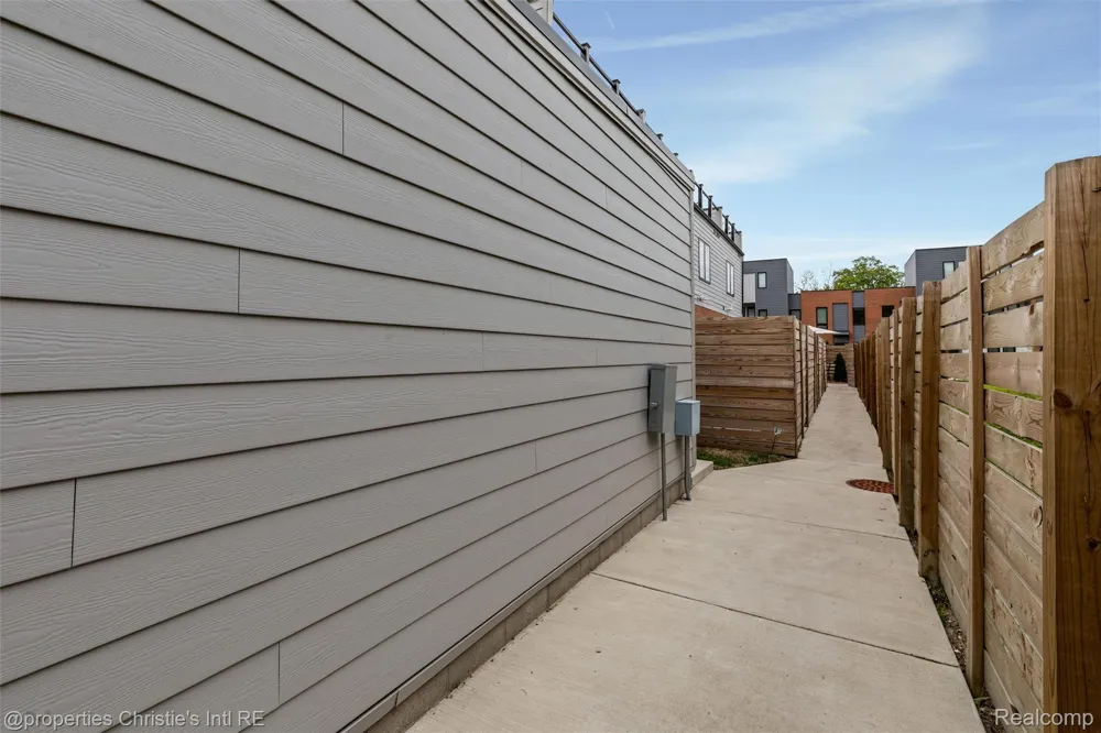 1803 Perry Street #9 Detroit City, MI 48216