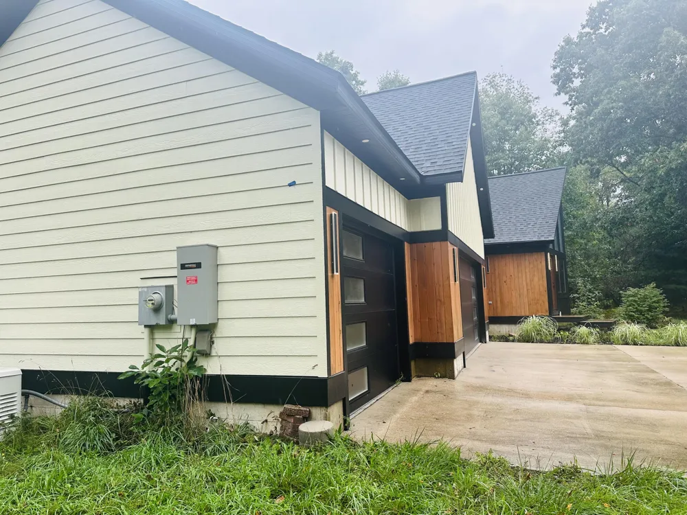 1505 Green Creek Road Laketon Township, MI 49445