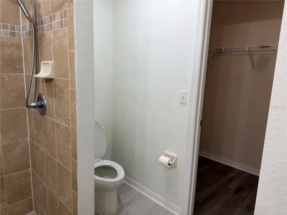 11340 SOUTHWIND LAKE DRIVE Gibsonton, FL 33534