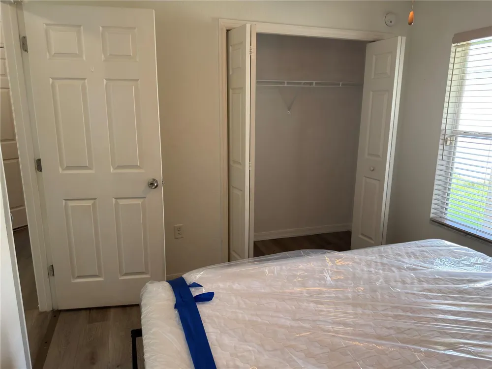 11340 SOUTHWIND LAKE DRIVE Gibsonton, FL 33534