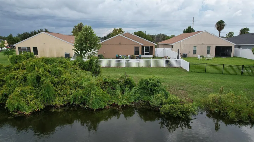11340 SOUTHWIND LAKE DRIVE Gibsonton, FL 33534