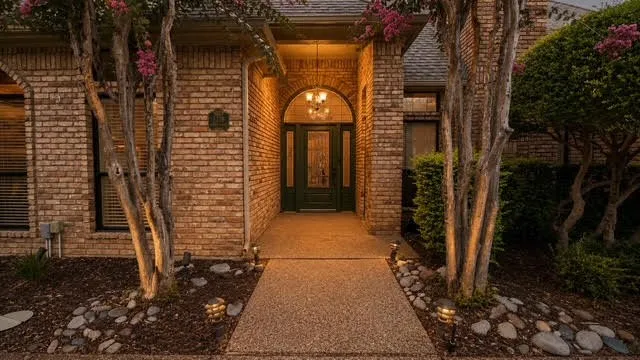5719 Covehaven Drive Dallas, TX 75252
