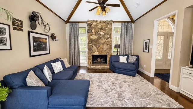 5719 Covehaven Drive Dallas, TX 75252
