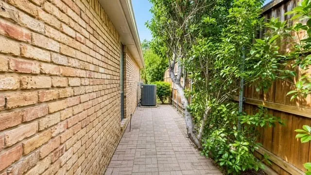 5719 Covehaven Drive Dallas, TX 75252