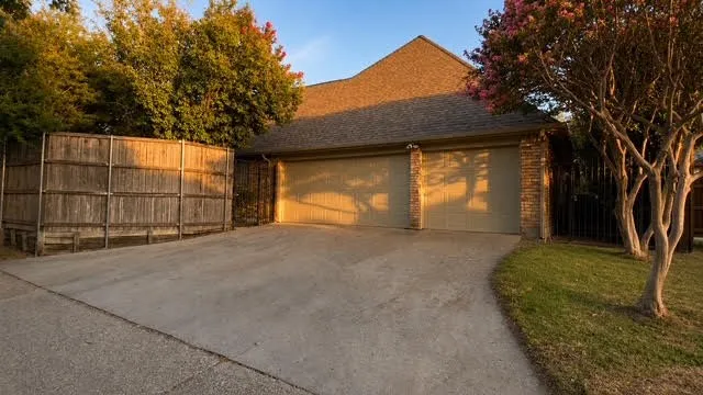 5719 Covehaven Drive Dallas, TX 75252