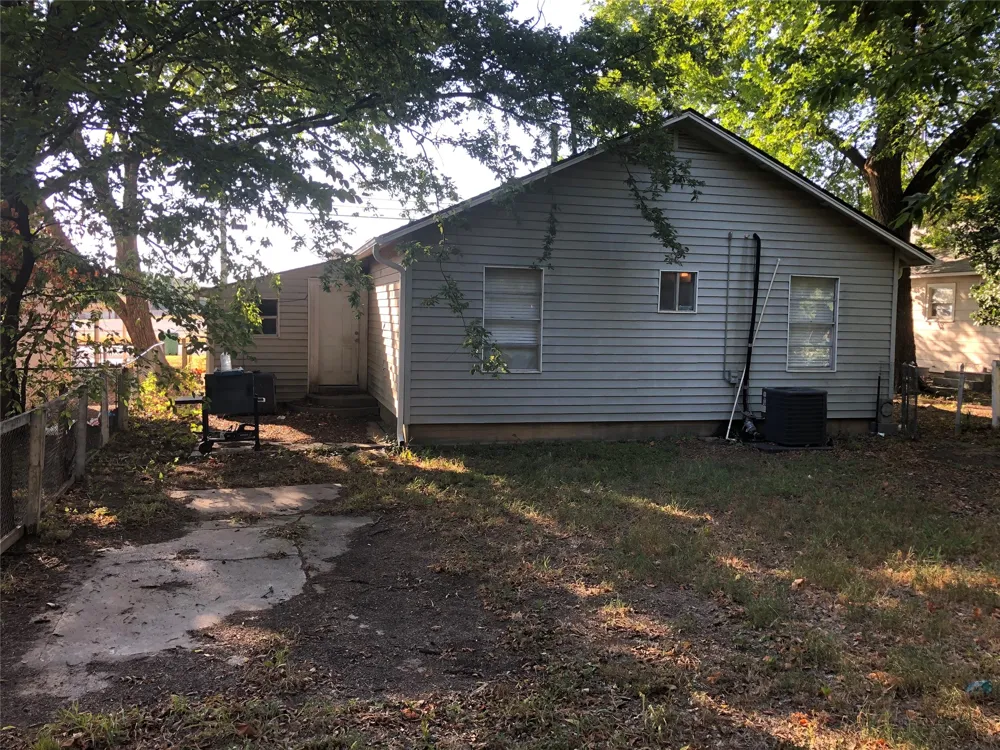 404 Mill Street Bowie, TX 76230