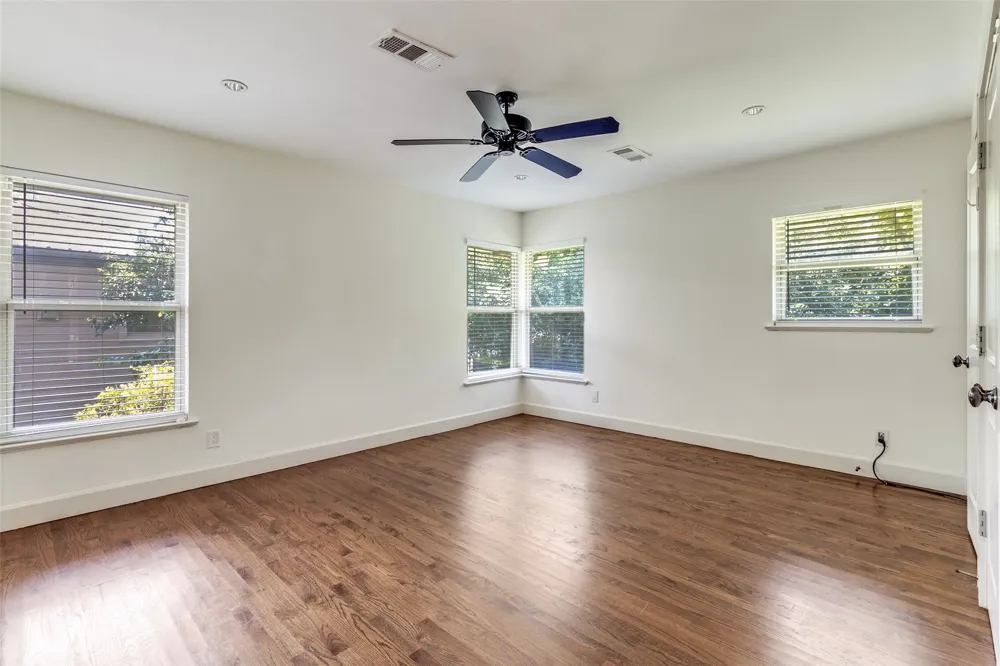 519 Northlake Drive Dallas, TX 75218